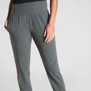 Athleta Cruise Jogger in Powervita Anthracite Gray Green